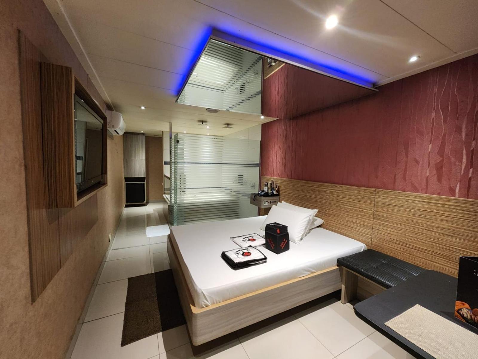 Hotel do amor So 4 *